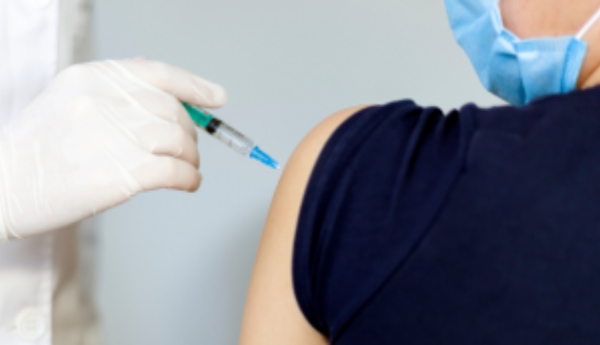 Vaccino-anti-Covid-bivalente-da-domani-disponibile-in-605-farmacie-Lombardia