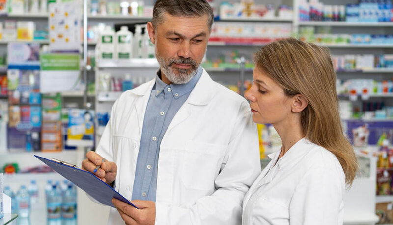 Farmacista collaboratore (c)Freepik