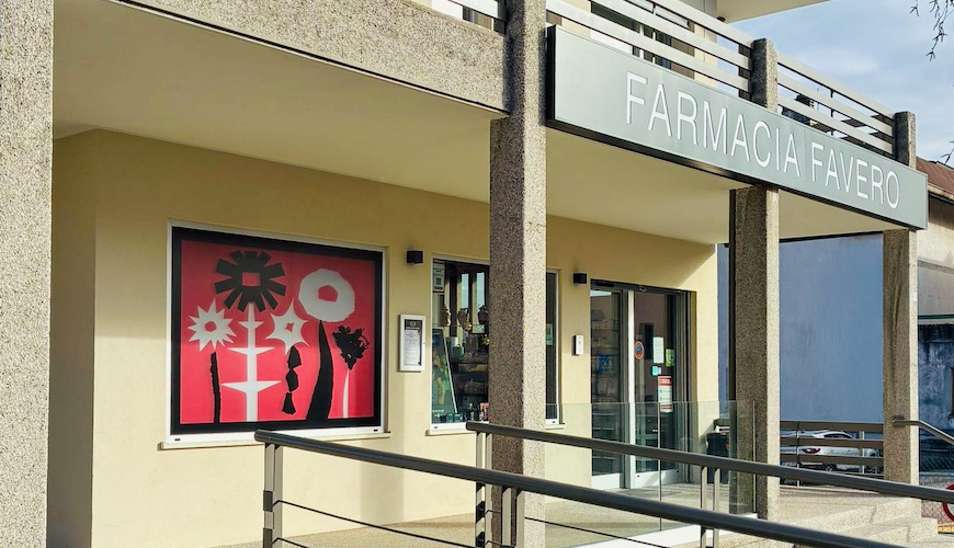 vetrine farmacia Favero 2